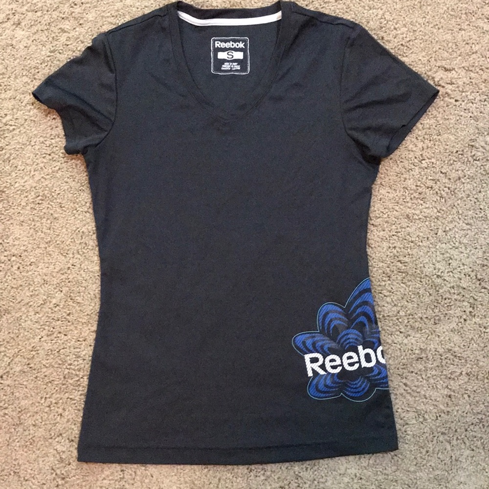 Reebok size small athletic top